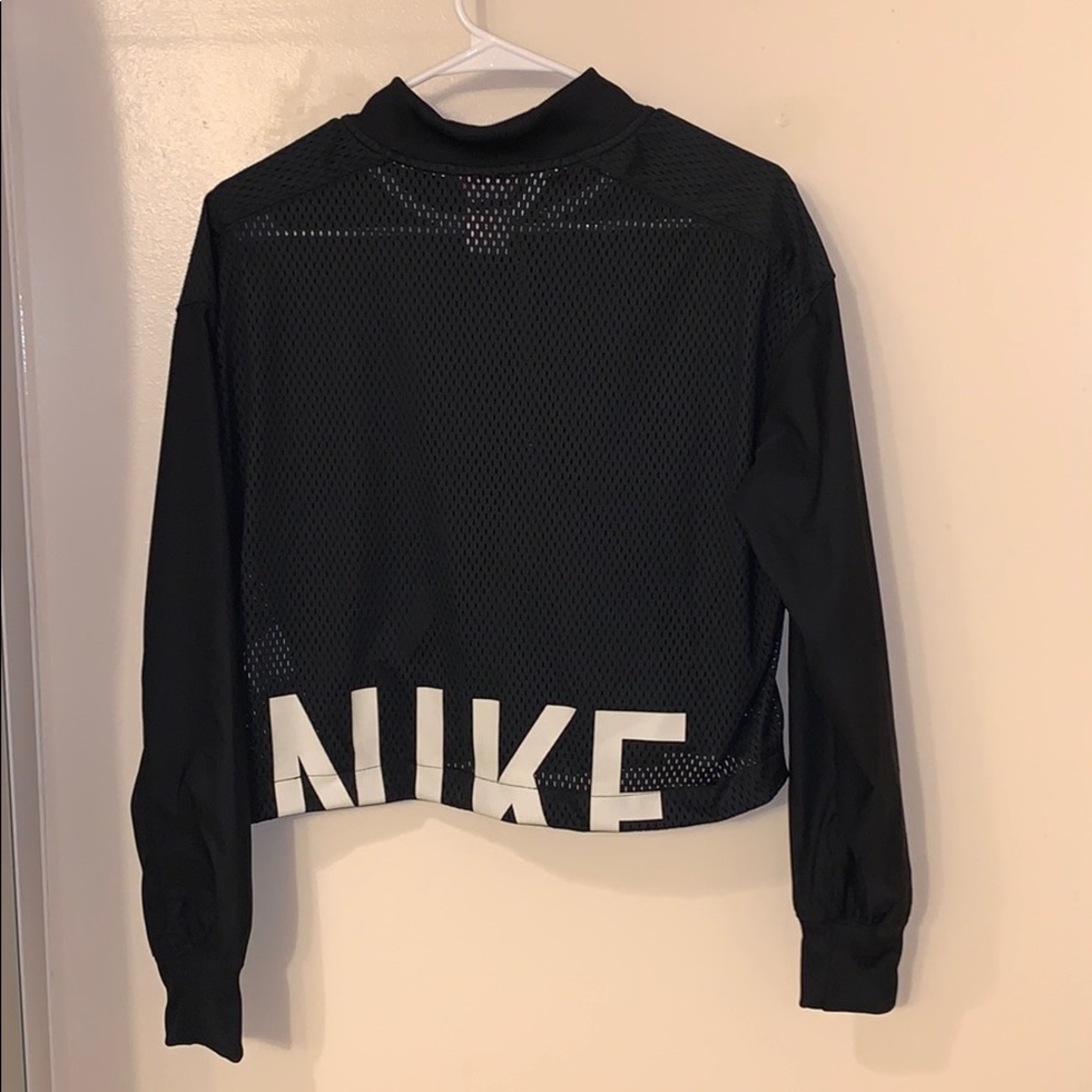 Cropped Nike windbreaker